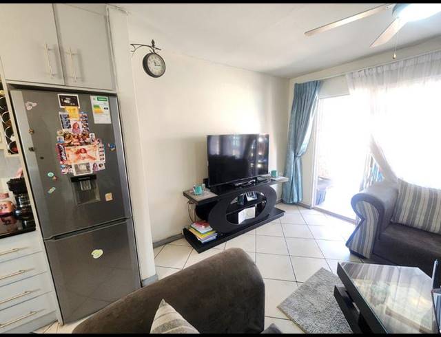 2 BEDROOM TOWNHOUSE FOR SALE IN SOUTH CREST